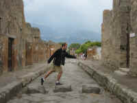 me_pompeii_steps.jpg (106961 bytes)