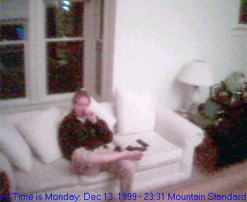 al_picks_nose.jpg (21484 bytes)